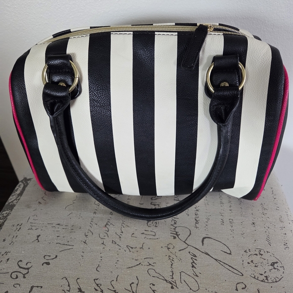 Betsey Johnson Black and White Stripe Satchel w/Pink Accents - Picture 5 of 5